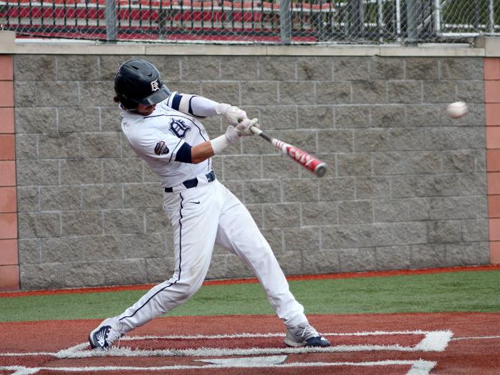 <a href='http://bmixqt.daehanserver.net'>365英国上市</a>杜波依斯分校 junior shortstop Colby Bodtorf connects with a pitch and sends it into the outfield for a hit during the USCAA Small College World Series at Showers Field in 杜波依斯.