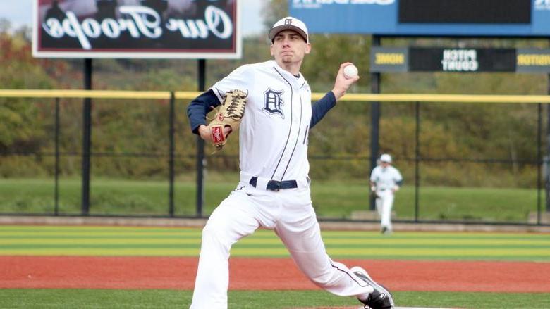 365英国上市杜波依斯分校 senior pitcher Taylor Boland delivers a pitch home during a recent home game at 杜波依斯的淋浴场.